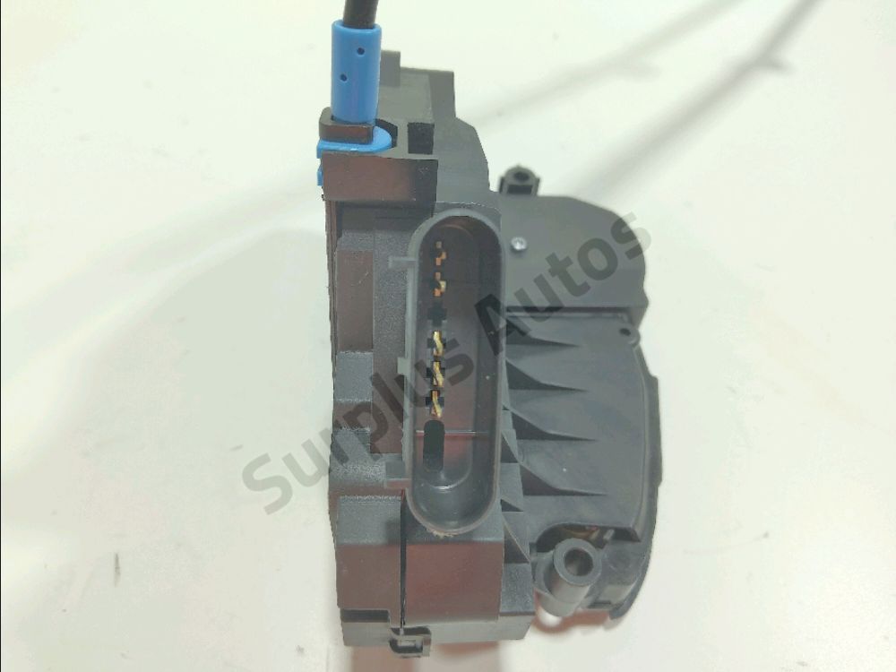 Serrure de porte avant gauche