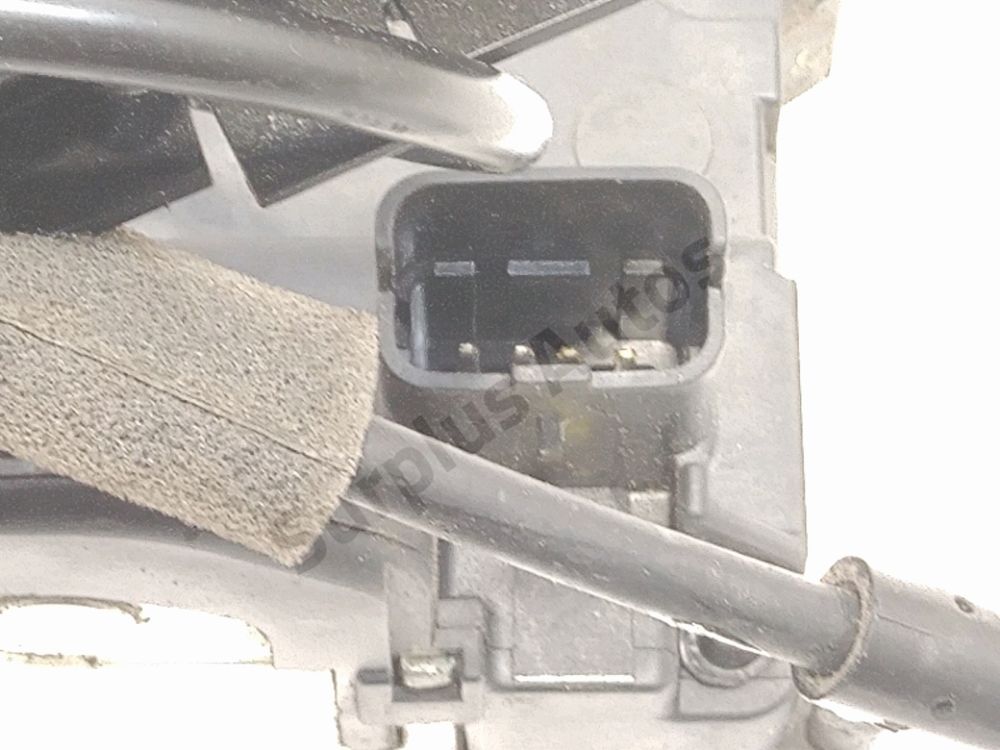 Serrure de porte avant gauche