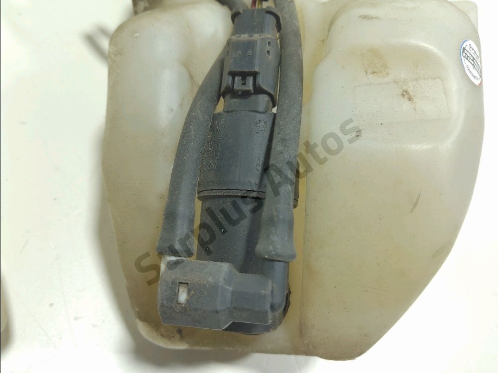 Réservoir de lave glace avant