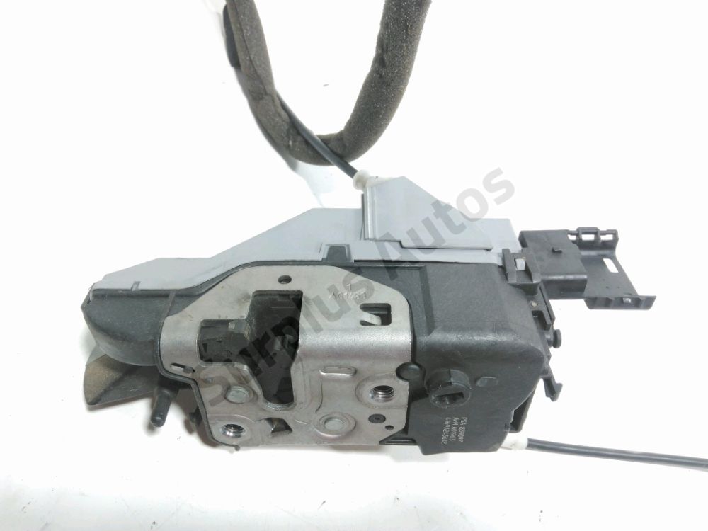 Serrure de porte avant gauche