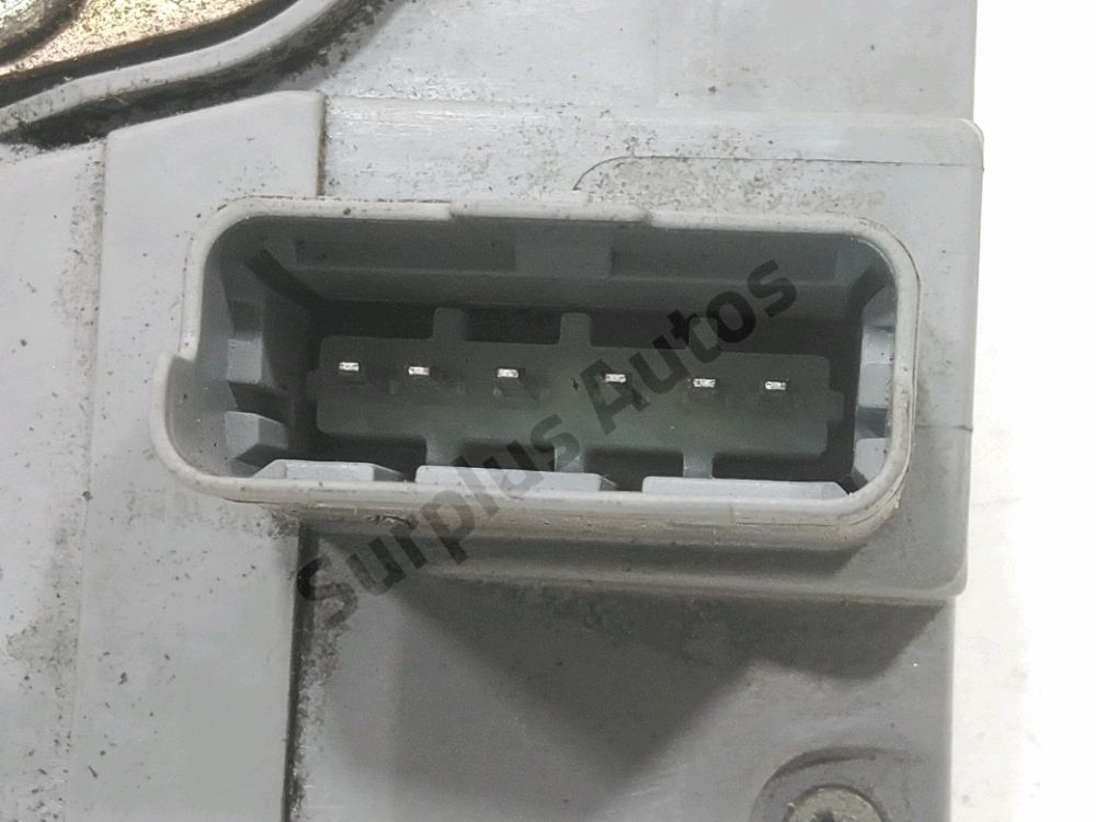 Serrure de porte avant gauche