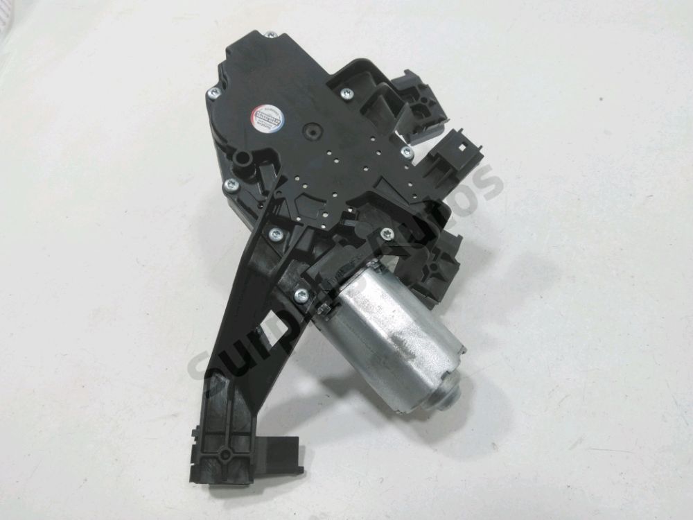Moteur d'essuie glace arrière