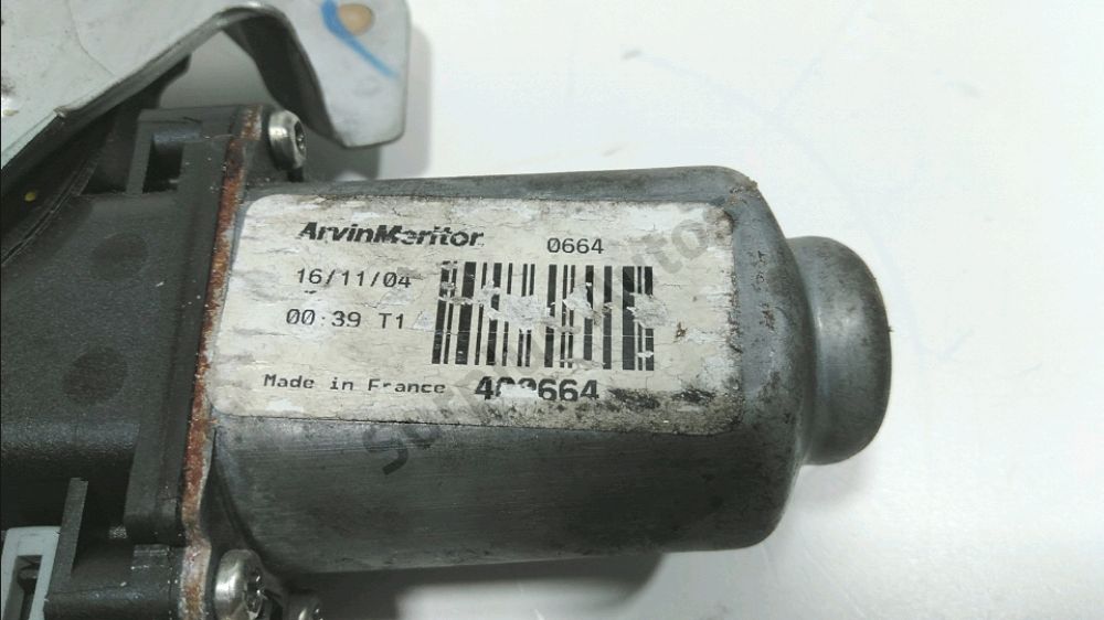 Lève-vitre électrique avant droit