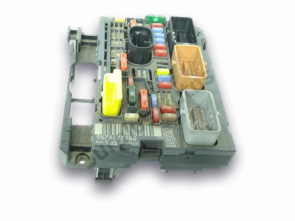 Boite à fusibles moteur