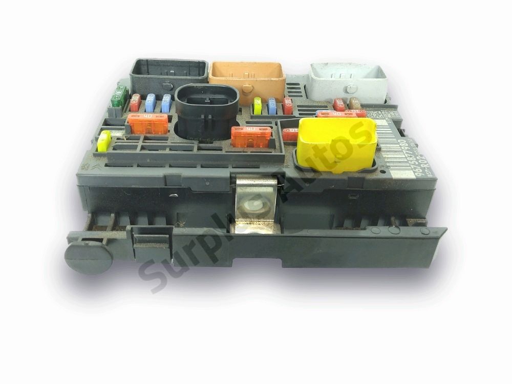 Boite à fusibles moteur