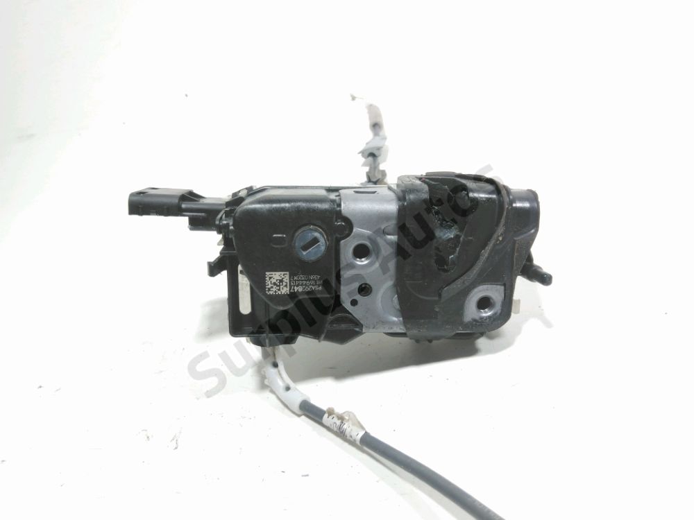 Serrure de porte avant droite