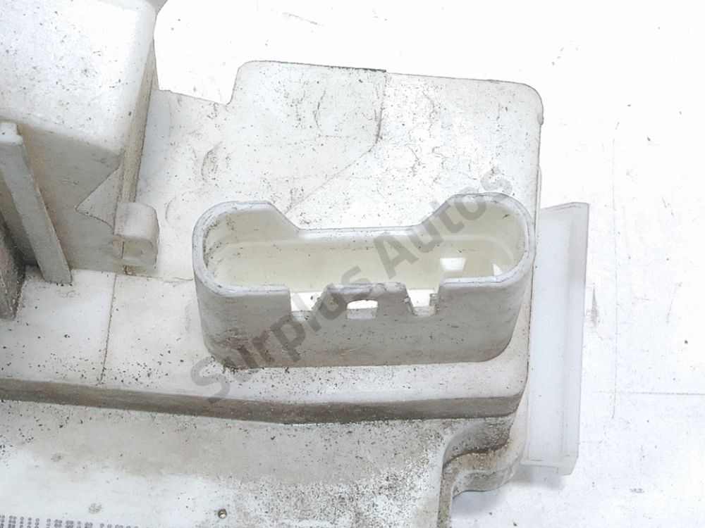 Serrure de porte avant gauche