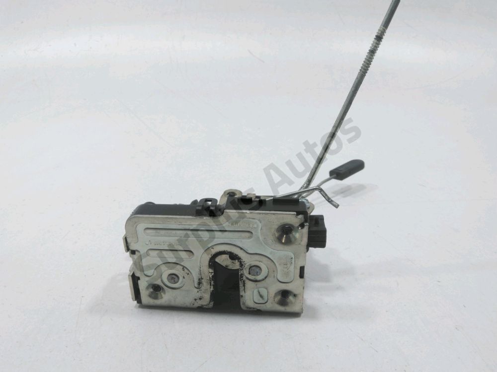 Serrure de porte avant droite