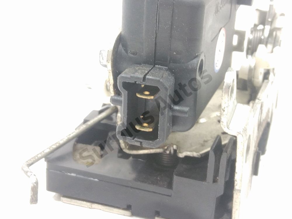 Serrure de porte avant droite