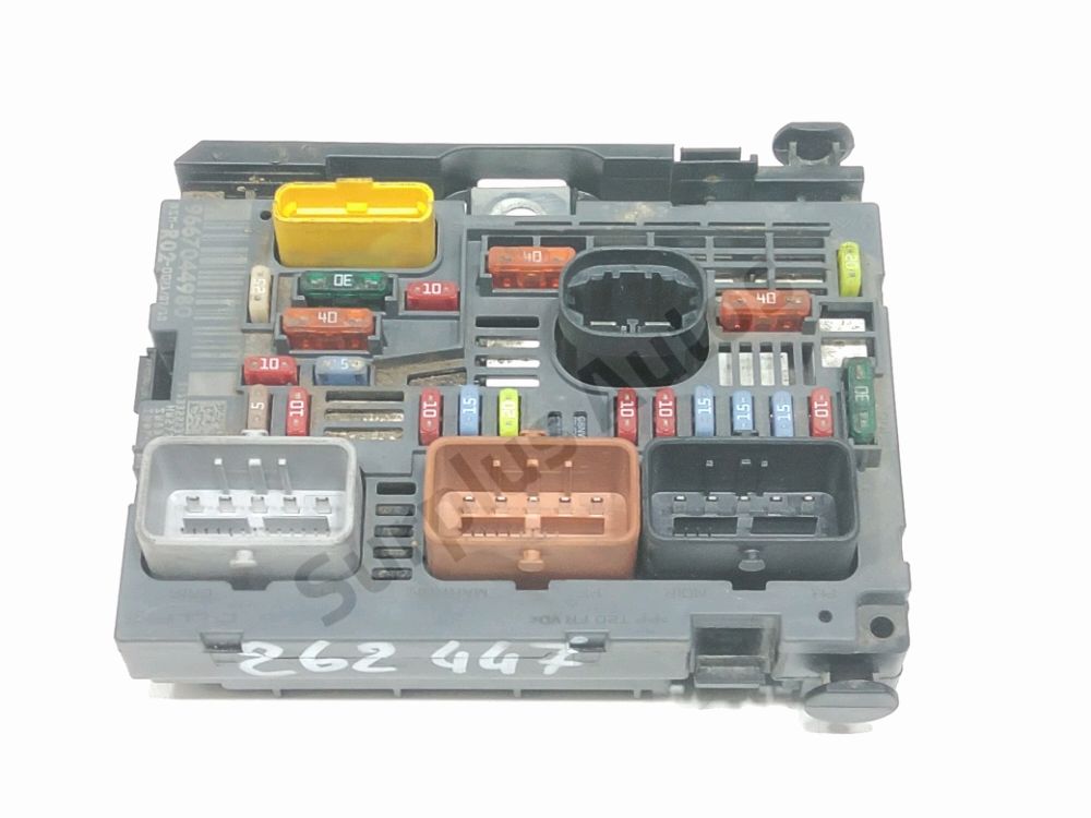 Boite à fusibles moteur