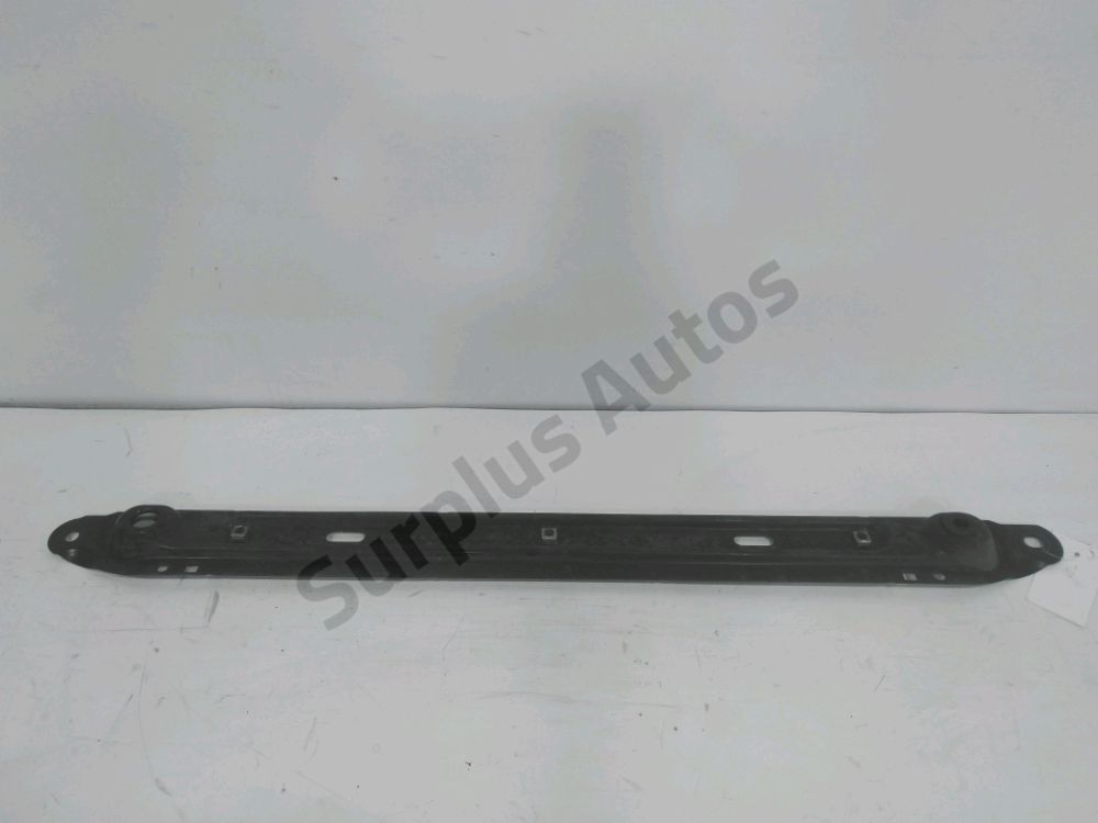 Traverse inférieure armature avant