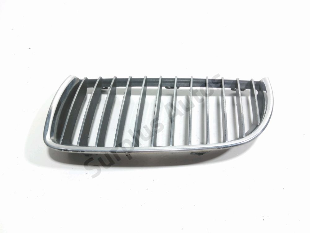 Grille de calandre gauche