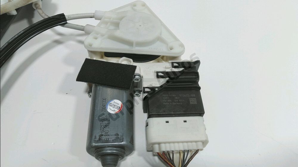 Lève-vitre électrique arrière droit