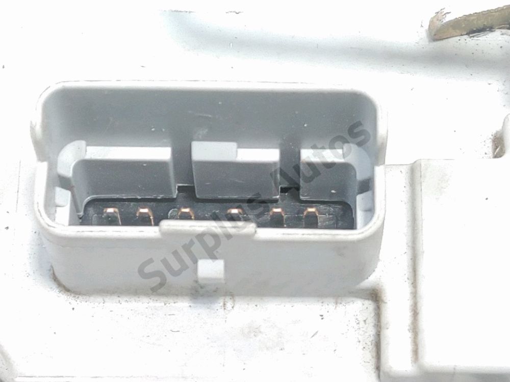 Serrure de porte avant droite