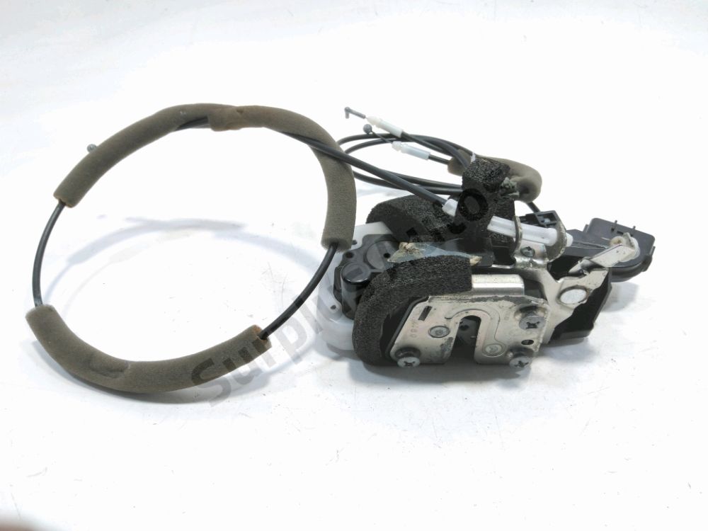 Serrure de porte avant droite