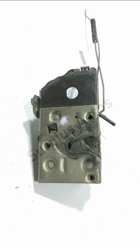 Serrure de porte avant gauche