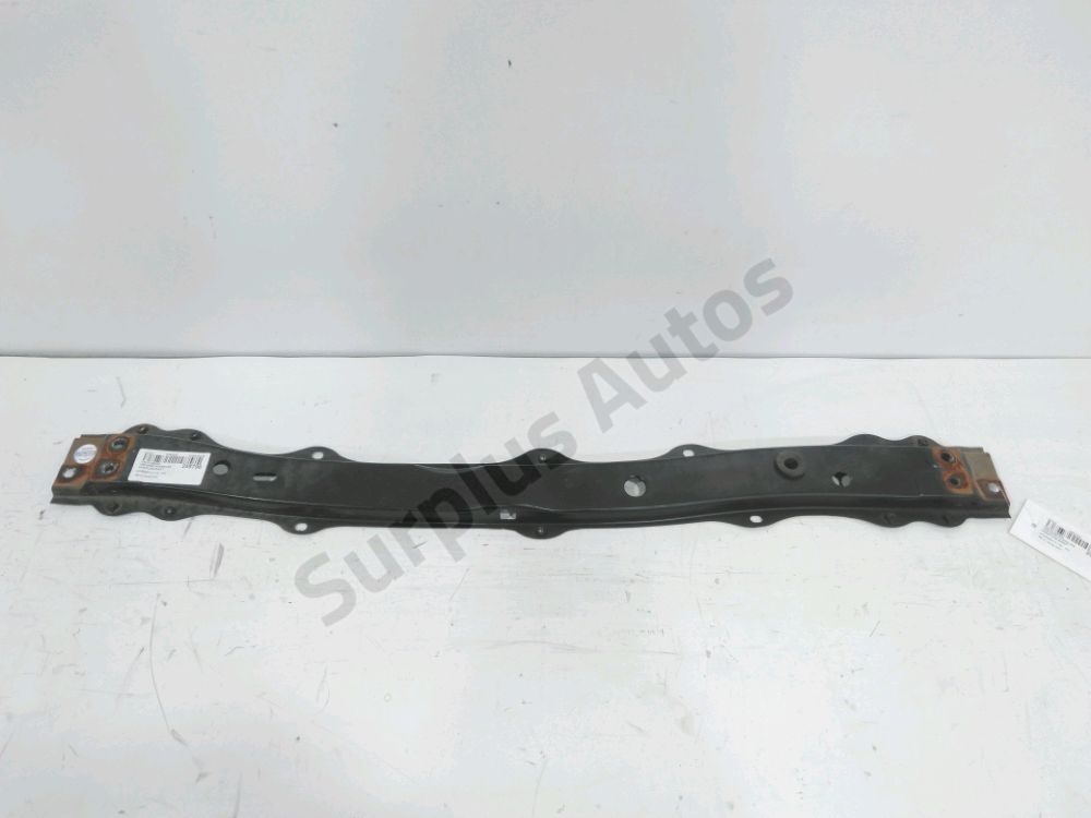 Traverse inférieure armature avant