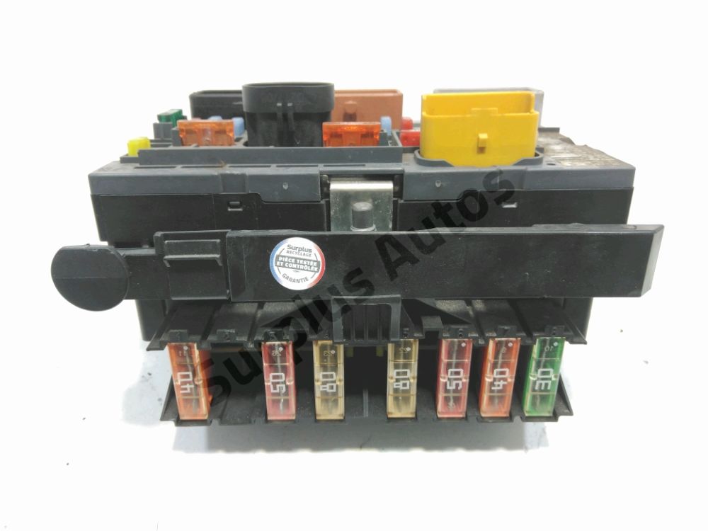 Boite à fusibles moteur