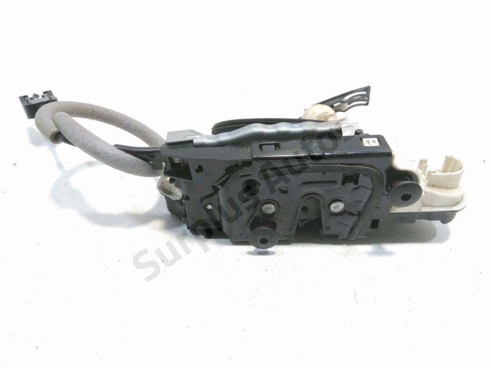 Serrure de porte avant gauche
