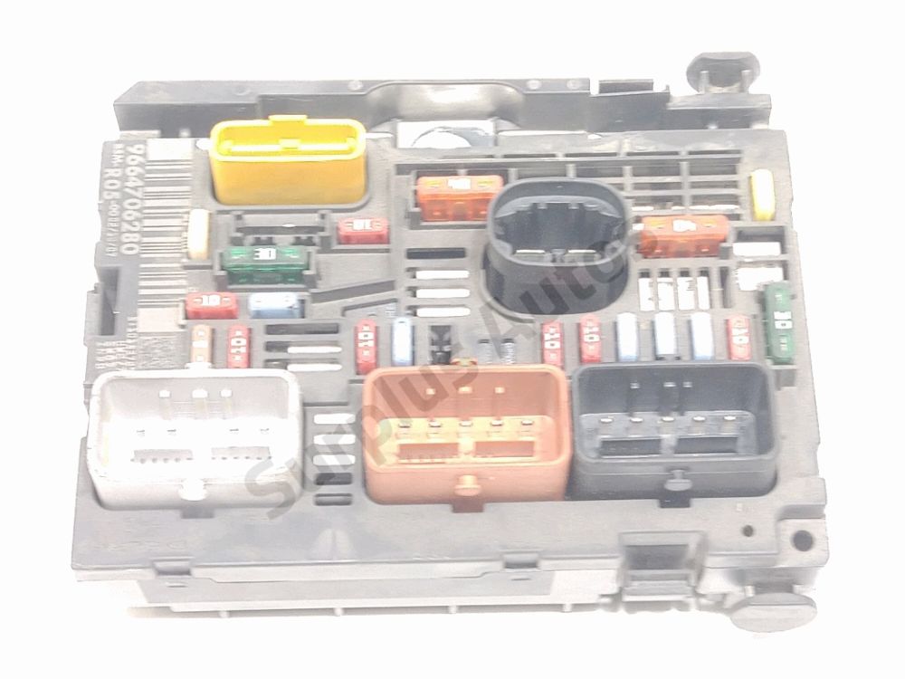 Boite à fusibles moteur