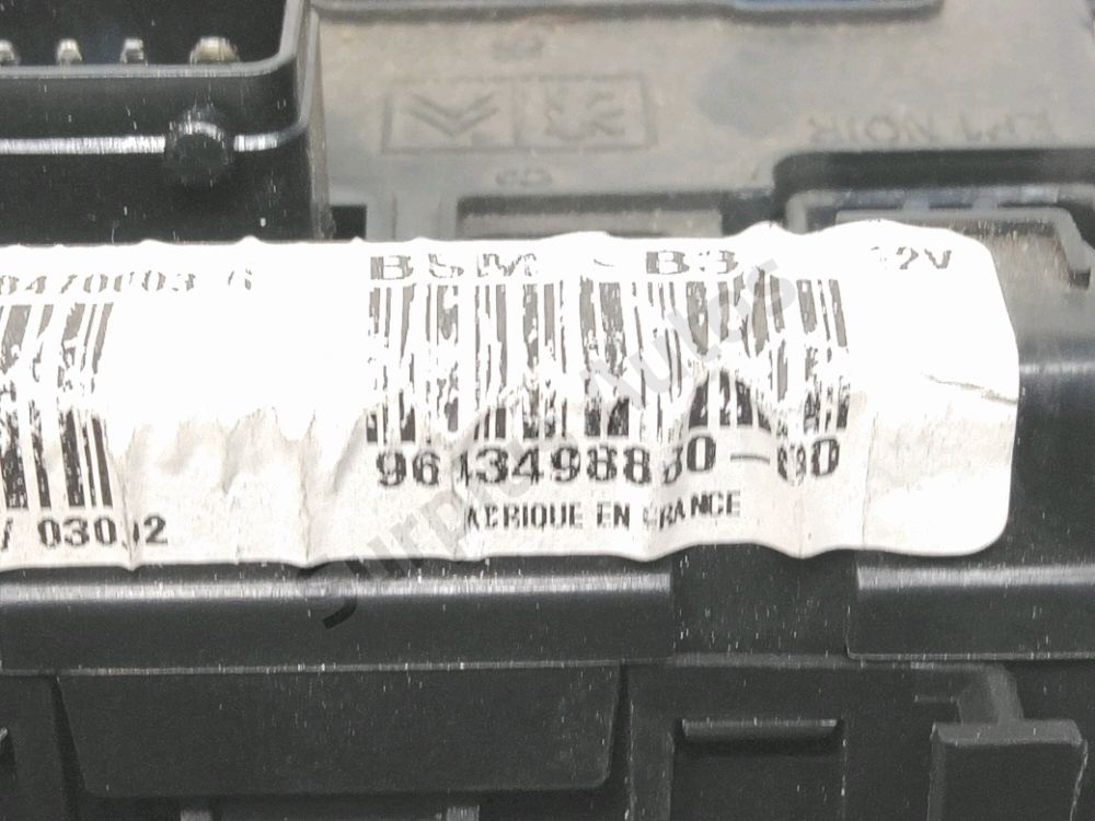 Boite à fusibles moteur