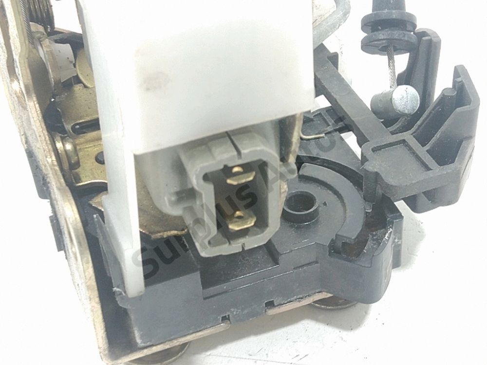 Serrure de porte avant gauche