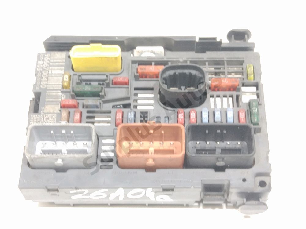 Boite à fusibles moteur