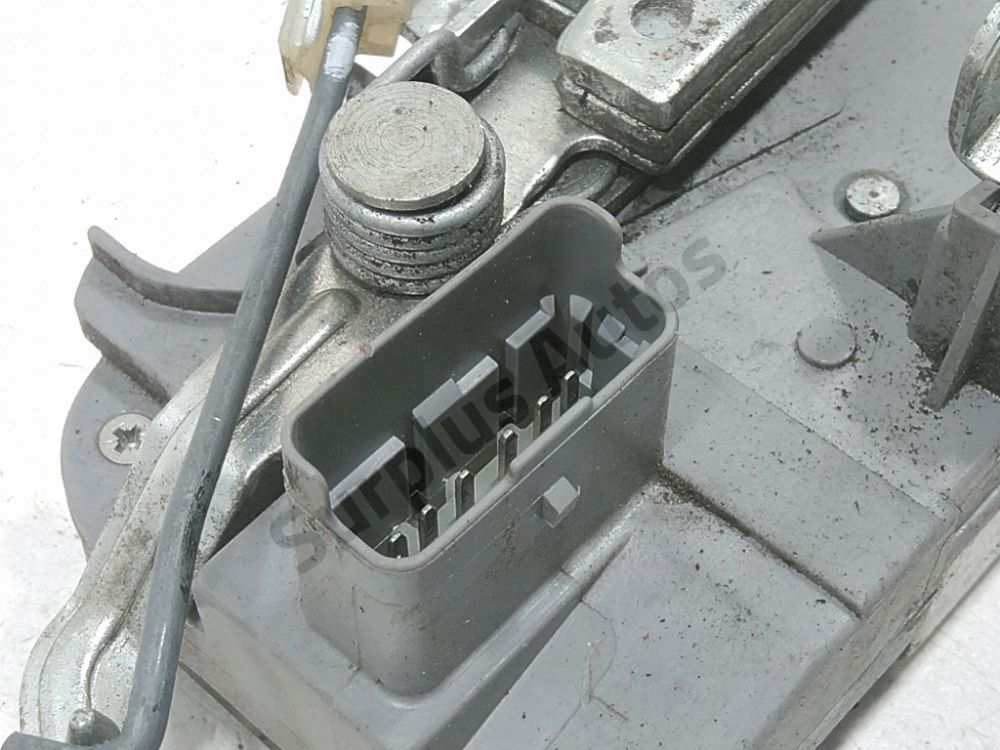 Serrure de porte avant gauche