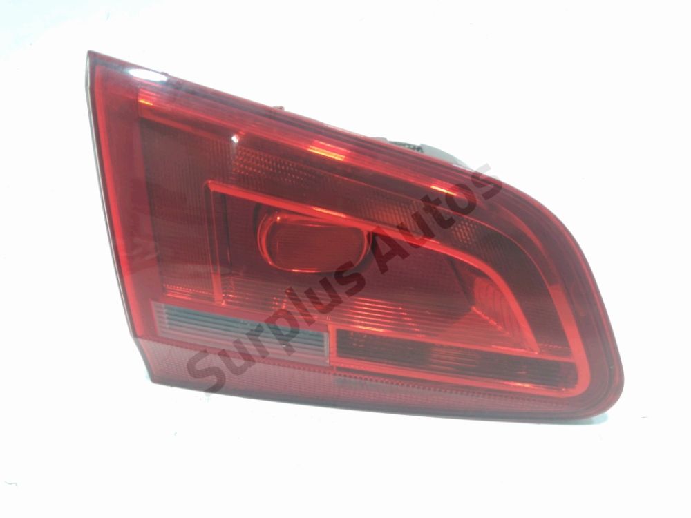 Feu arrière intérieur gauche
