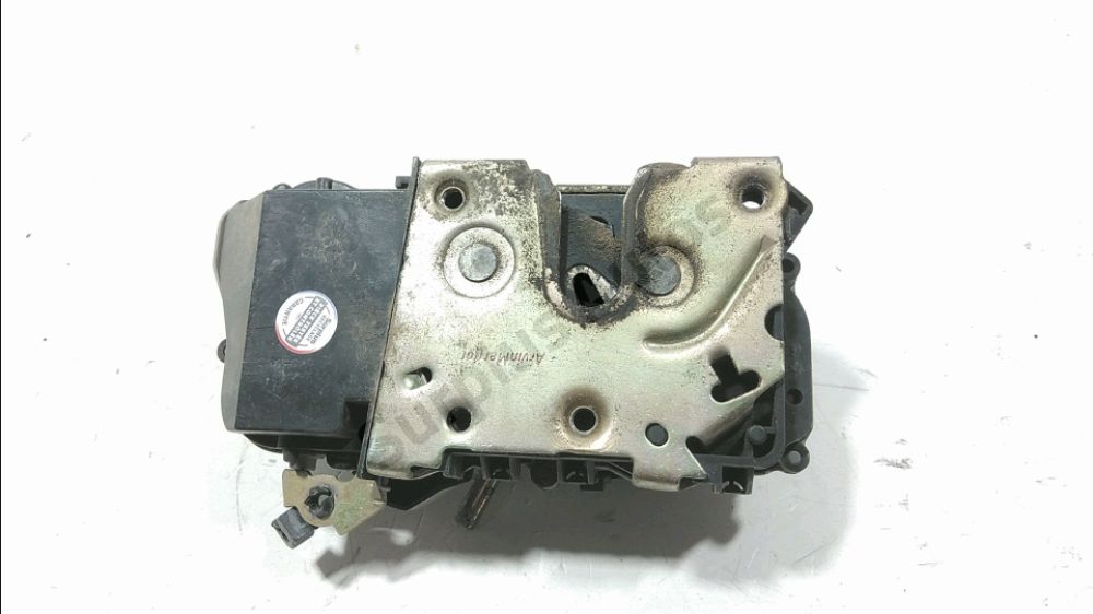 Serrure de porte avant gauche