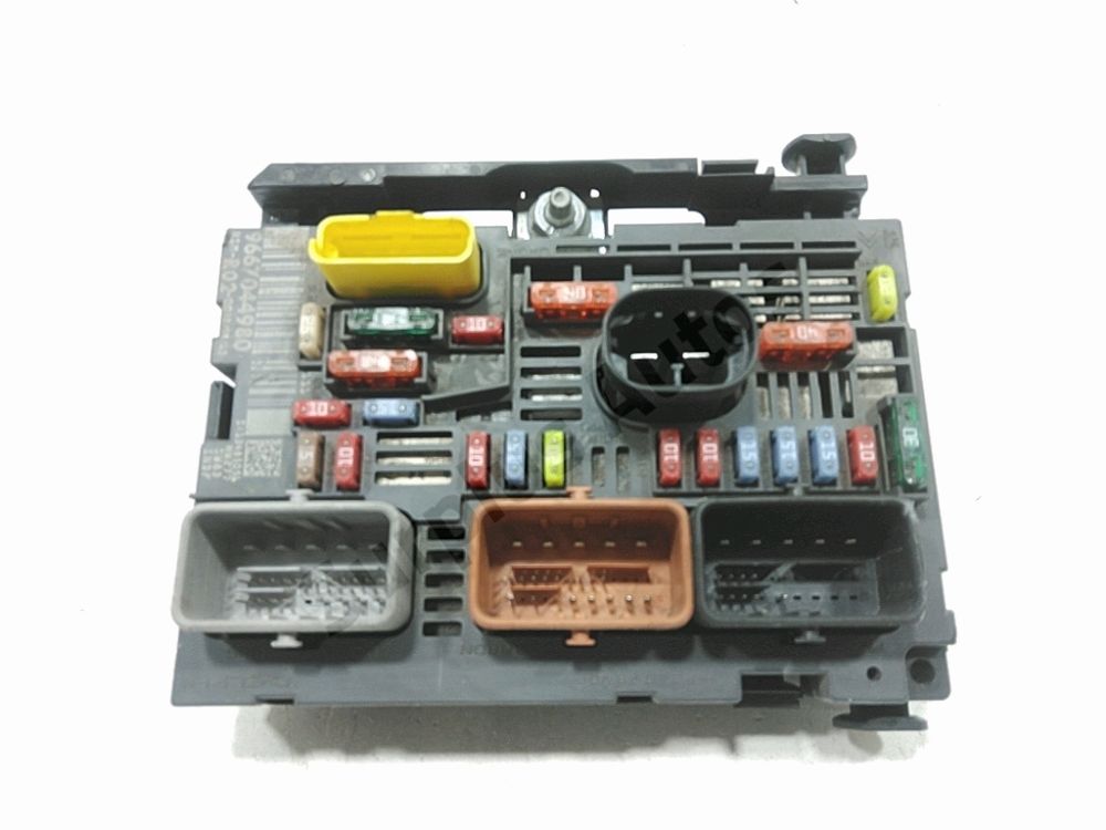 Boite à fusibles moteur