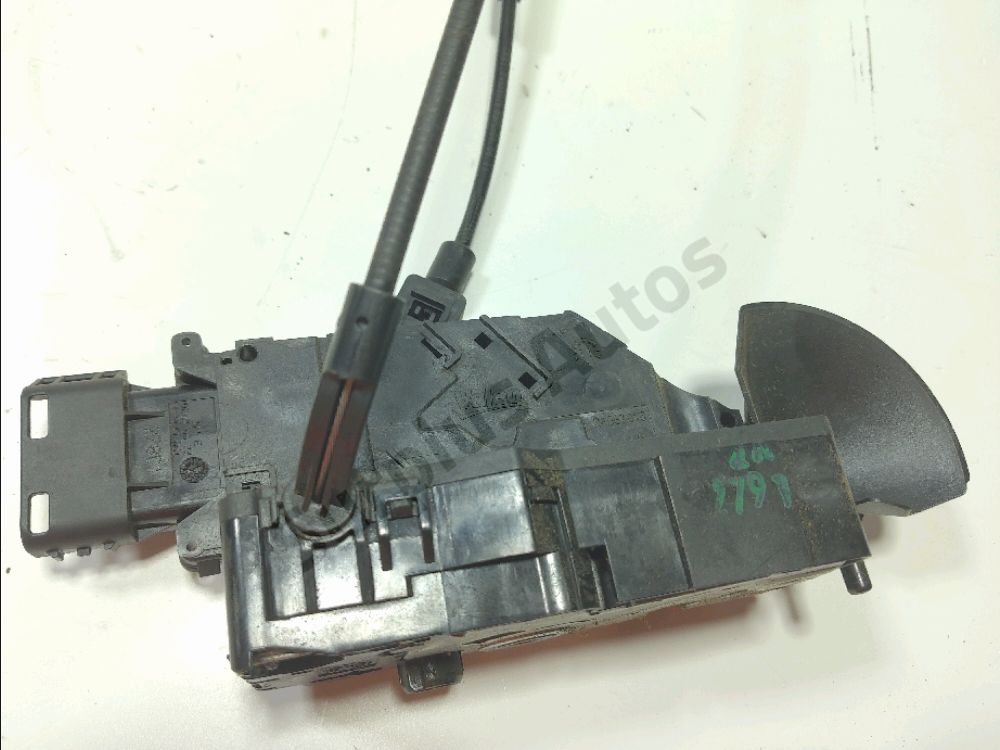 Serrure de porte avant gauche