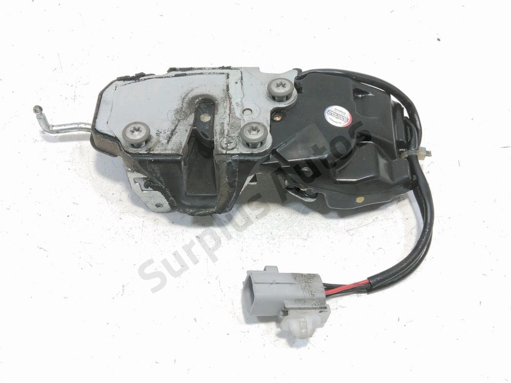 Serrure de porte battante arrière
