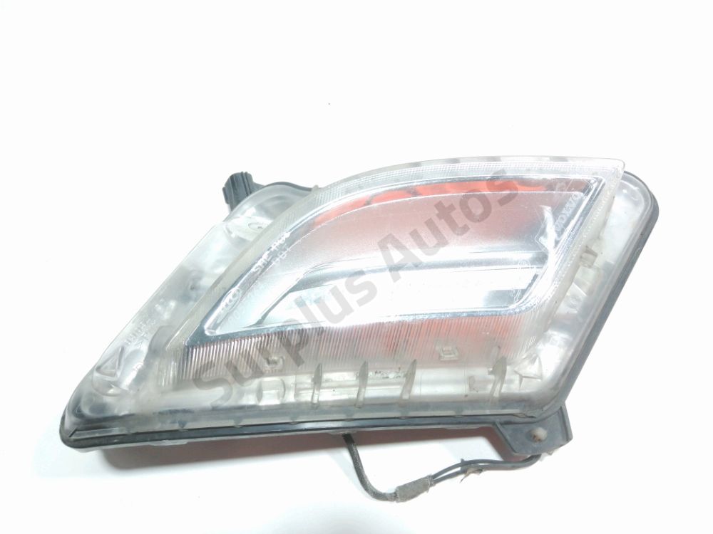 Feu diurne avant droit