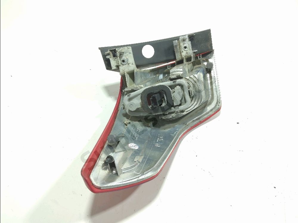 Feu arrière droit