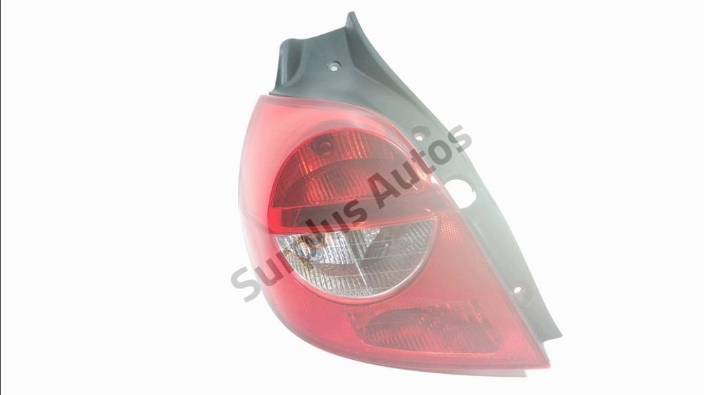 Feu arrière gauche