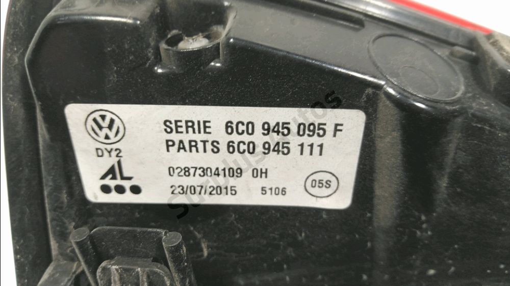 Feu arrière gauche