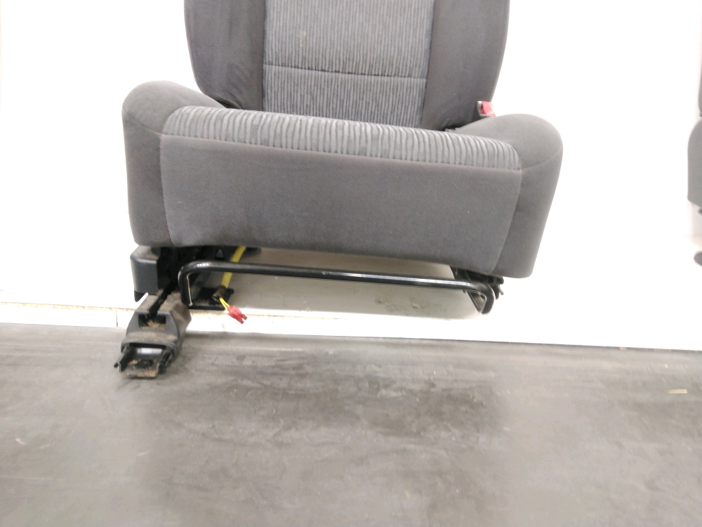 Bourrelet De Siège Avant Pour Mitsubishi Pajero 2007 Diesel - Réf AMD186080 - Pièce D'occasion