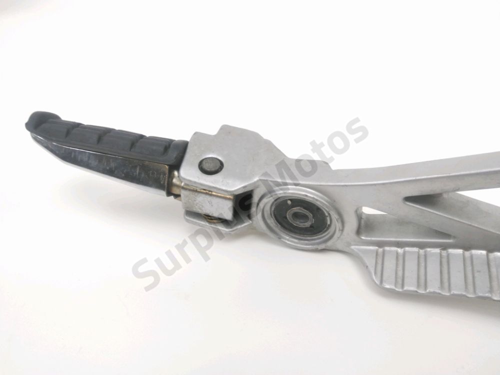 PLATINE ET REPOSE PIEDS ARRIERE DROIT