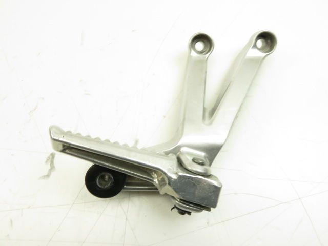 Platine et repose pieds arriere droit