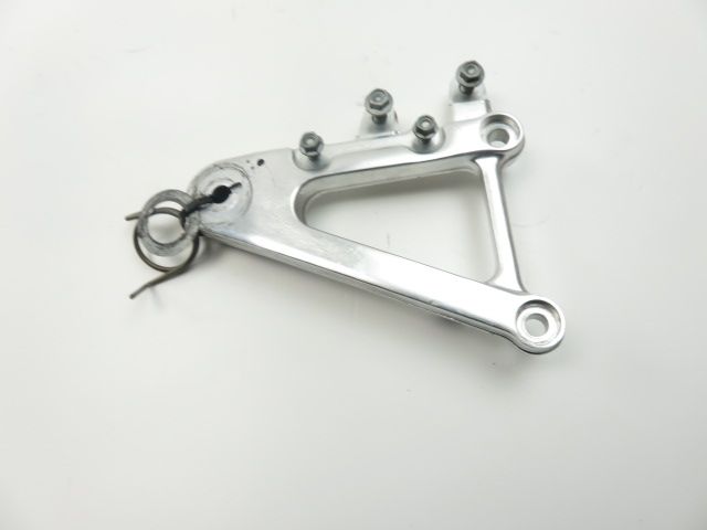 PLATINE AVANT DROITE