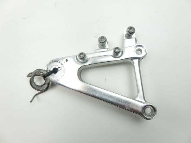 PLATINE AVANT DROITE