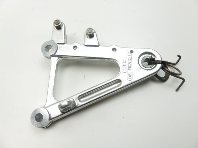 PLATINE AVANT DROITE