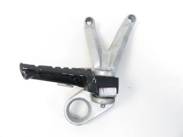 PLATINE ET REPOSE PIEDS ARRIERE DROIT