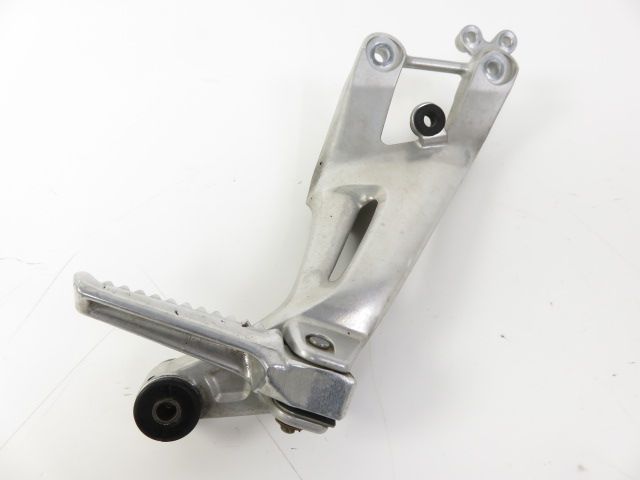 PLATINE ET REPOSE PIEDS ARRIERE DROIT