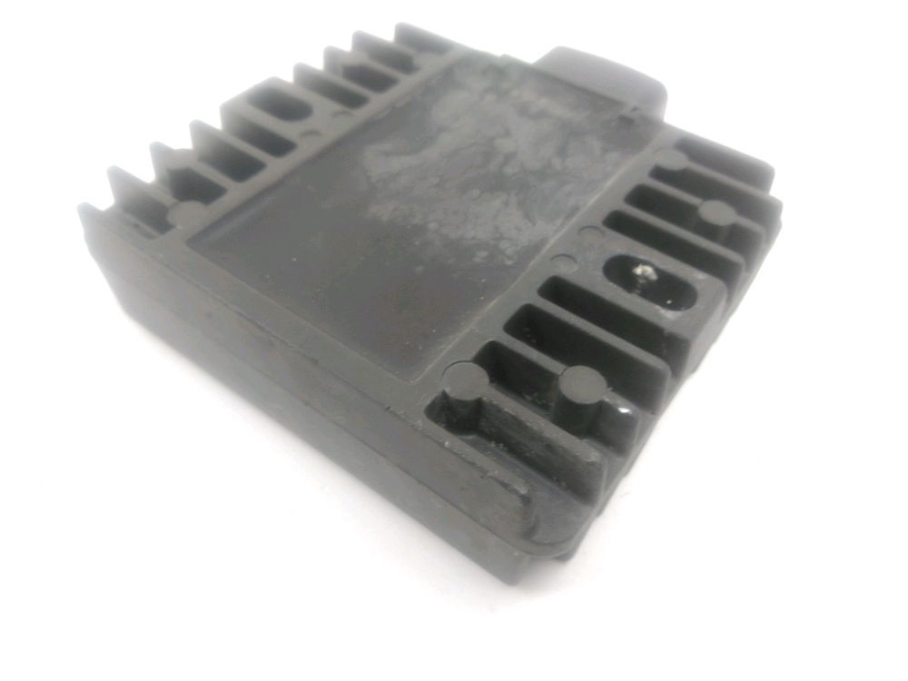 REGULATEUR DE TENSION