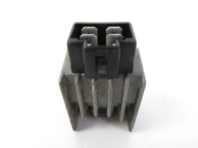 REGULATEUR DE TENSION