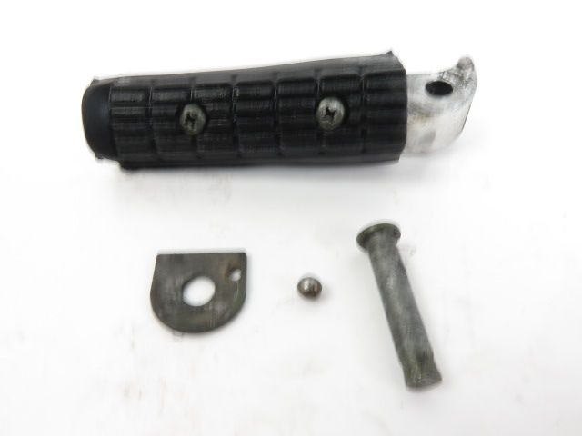 Repose pieds arriere gauche