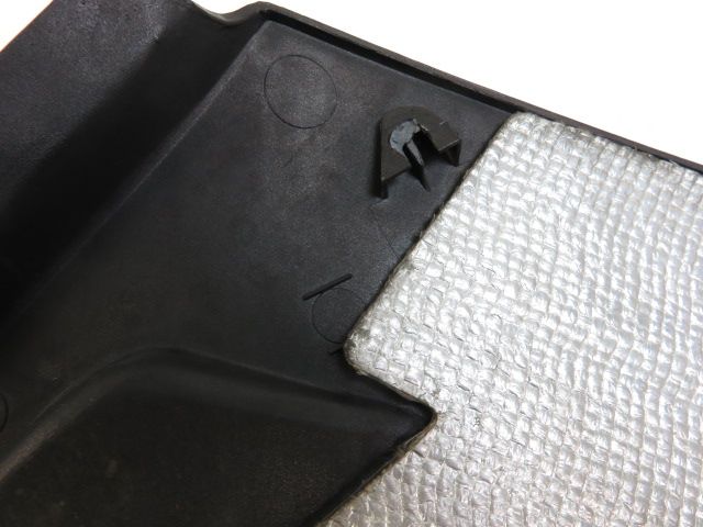 CACHE LATERAL GAUCHE