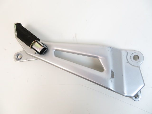 PLATINE ET REPOSE PIEDS ARRIERE DROIT